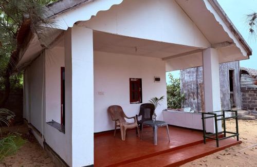 Pottuvil Division 2 Hotel | Green Surf Cabana