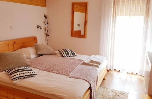 Jezerce Apartment | Green Valley Guesthouse in Jezerce