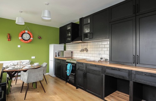 Caergeiliog Cottage | GREENFIELD, pet friendly, with open fire in Trearddur Bay