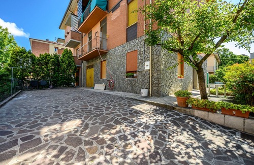 Buon Pastore-Sant'Agnese-San Damaso Apartment | Greenfloor apt in the middle of town | Hesperia