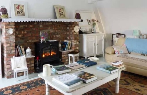 Kilcar Cottage | GREENHILLS COTTAGE 2, pet friendly in Kilcar, County Donegal