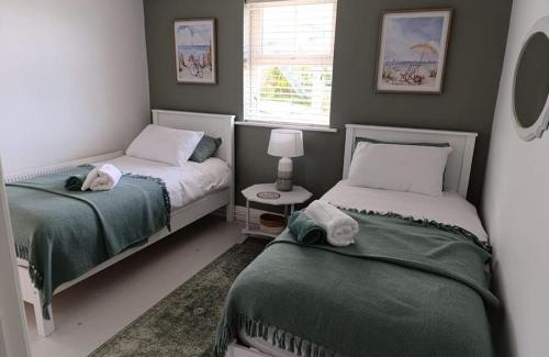 Carrick House | Greenhills Cottage -Overlooking Slieve League