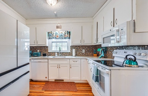 Greenville House | Greenville Home: 2 Mi to Downtown!