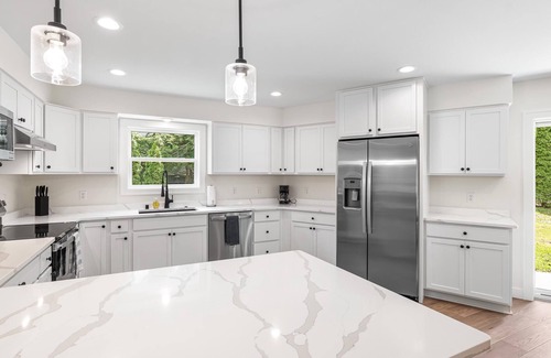 Green Lake Condo | Greenway Log Cottage - Duplex 1 Lower Unit