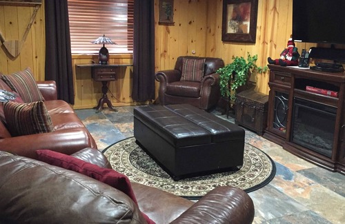 Greer Cabin | Greer Cabin Guest House #110 @ Riverbend