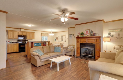 Greers Ferry Cabin | Greers Ferry Lake Access: Cabin w/Boat Slip!