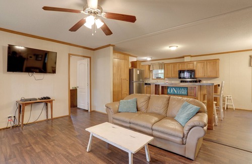 Greers Ferry Cabin | Greers Ferry Lake Access: Cabin w/Boat Slip!