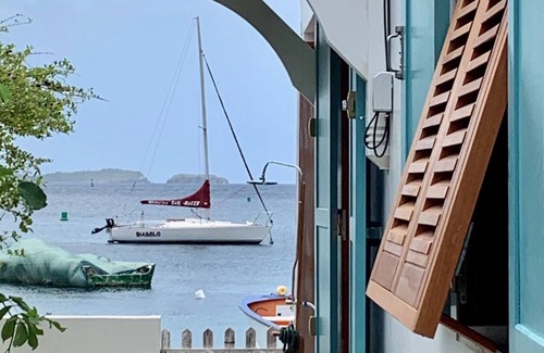Terre-de-Haut Villa | GRENADINE A waterfront haven of peace!