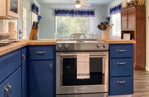 Fort Bragg House | Grey Whale so close to so many beaches, hikes and more!