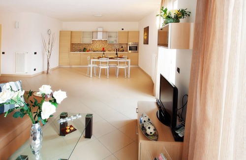 Cadenabbia Apartment | Griante residence apartment no 2 with pool and spa by Italian Apartments