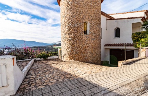 Llanca Apartment | Grifeu 11 - Apartment with terrace and sea views