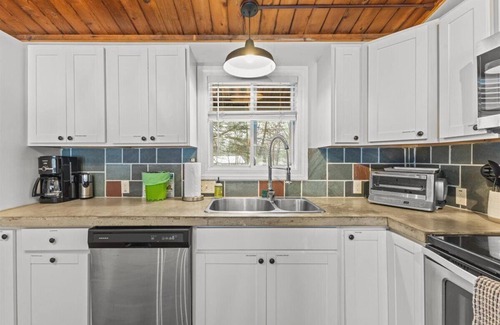 Stowe Area Ski Chalet | Griffin Country Lodge, Chalet 1 ~ a mile to Stowe Resort
