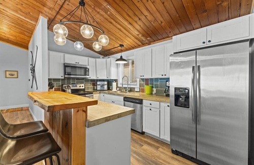 Stowe Area Ski Chalet | Griffin Country Lodge, Chalet 2 ~ a mile to Stowe Resort