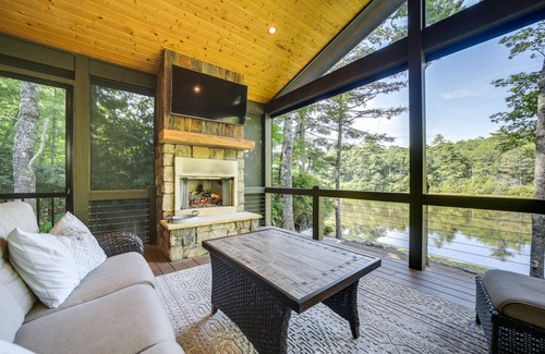 Glenville House | Grill + Water Views: Chinquapin Resort Home