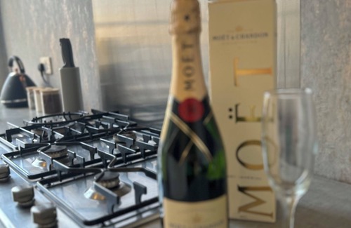 Grimsby Apartment | Grimsby Central Luxury 2 Beds, Sleeps 5 Flat 3