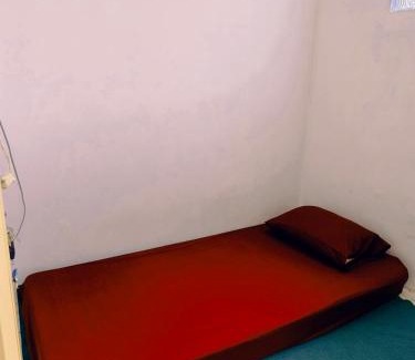 Klojen Bed & Breakfast | Griya Backpacker Pak yon