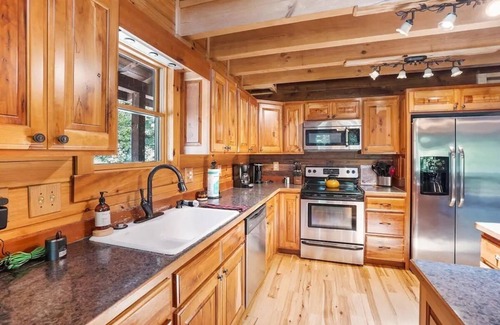 Logan Cabin | Grizzly Ridge | Pool | Hot Tub