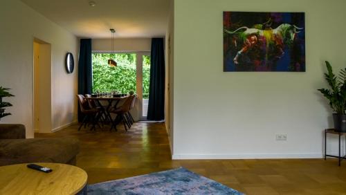 Ulm Apartment | Groß, Modern, Zentrumsnah mit Parkplatz und Garten