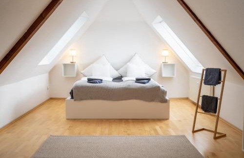 Neuhausen Apartment | Große 3-Zimmer Maisonette Wohnung in Neuhausen