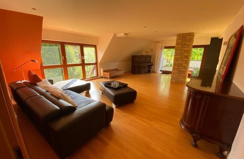 Schloss Holte-Stukenbrock Apartment | Große, Lichtdurchflutete Wohnung mit Dachterrasse und Sauna