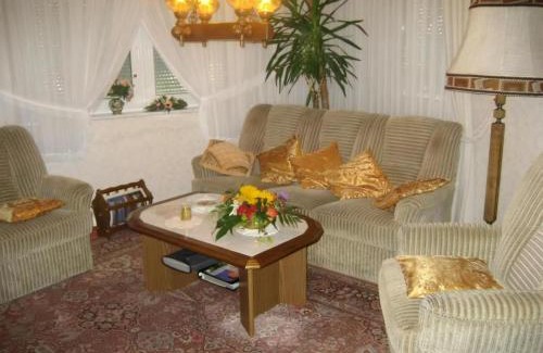 Steinen Apartment | Große Ferienwohnung Mit Balkon Und Garten