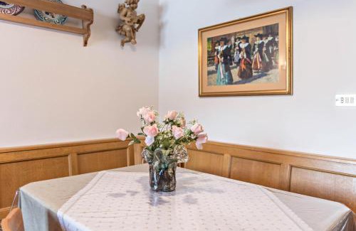 Selva di Val Gardena Apartment | Große Gartenwohnung Haus Forelle