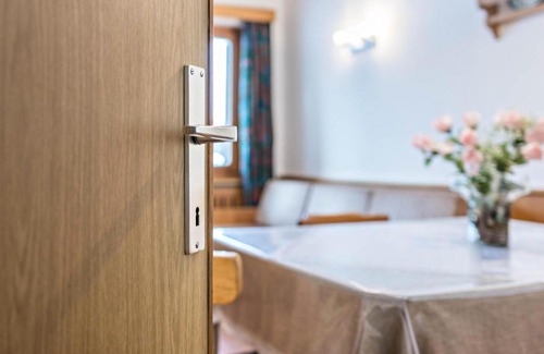Selva di Val Gardena Apartment | Große Gartenwohnung Haus Forelle