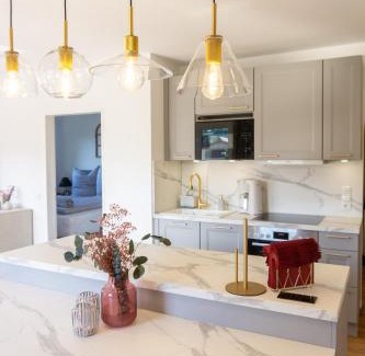 Sonthofen Apartment | Große helle moderne Wohnung mit Balkon und Aussicht HBS