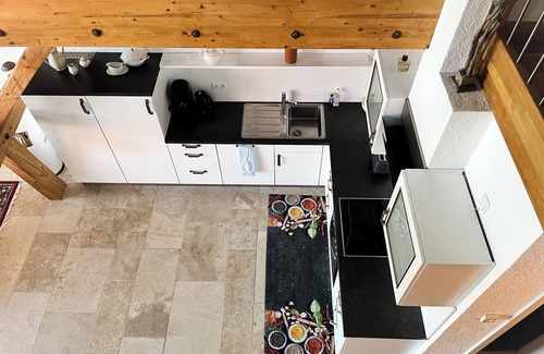Teningen Apartment | Große Maisonette 2-8 Pers, Hell, Fernblick, Balkon, Nähe Europa Park & Freiburg