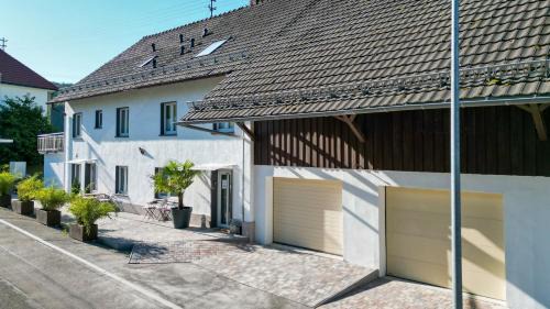 Waldshut-Tiengen Apartment | Große Monteur- und Handwerkerwohnung für bis zu 14 Personen in Aichen bei Waldshut-Tiengen
