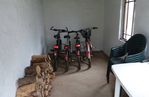 Burg Apartment | Große, Ruhig Gelegene Ferienwohnung, Direkt an Einem Kleinen Spreewaldfließ
