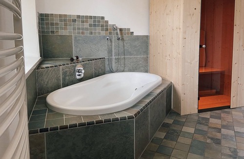 Siegsdorf Apartment | Großzügige Ferienwohnung zum Entspannen und Wohlfühlen, 78 m², 4 Personen, Wlan