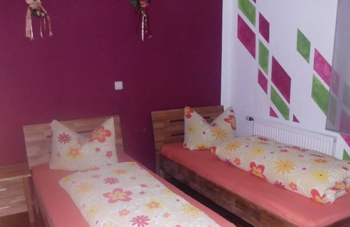 Untergriesbach Apartment | Großzügige FeWo (70qm) mit 2 Schlafzimmern & Wohnküche