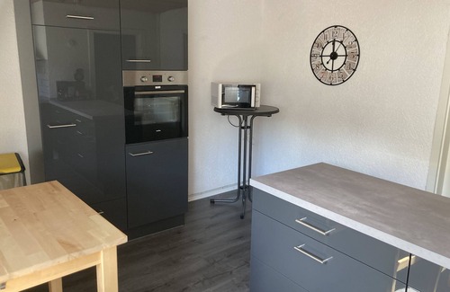 Idar-Oberstein Apartment | Großzügige Helle Ferienwohnung mit 4 Schlafzimmern