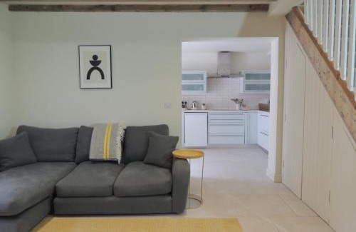 Sheriff Hutton House | Grooms Cottage by Sheriff Hutton Castle near York