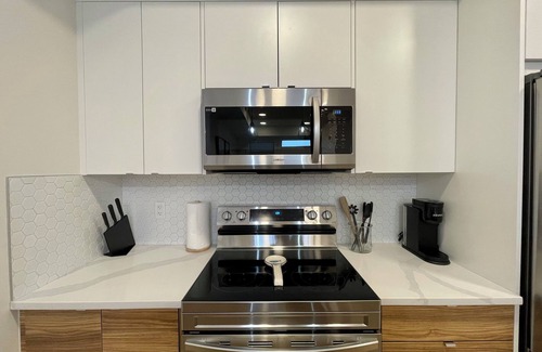 Southeast Calgary Condo | Groovy 1 Bedroom Condo in Seton