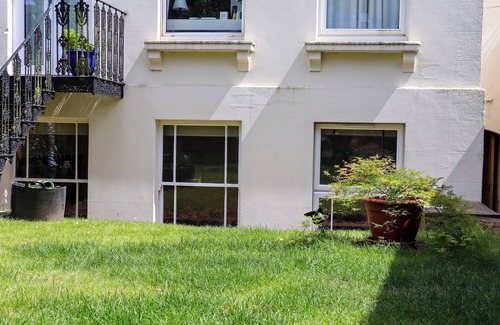 Royal Tunbridge Wells Cottage | GROSVENOR ABODE, pet friendly in Royal Tunbridge Wells