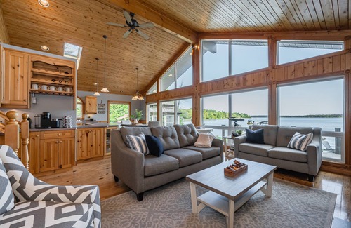 Tobermory Cottage | Grotto Escape: Unwind at Cameron Lakehouse