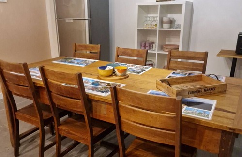 Saint-Hilaire-de-Brethmas Apartment | Ground floor of a villa. Terrace, swimming pool. Next to Anduze, Pont du Gard