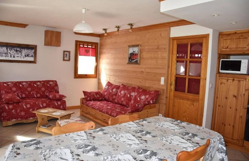 Pralognan-la-Vanoise Apartment | Ground floor, terrace, tv, ski locker, 48m², Pralognan-la-Vanoise