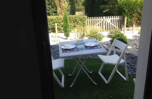 Saint-Quay-Portrieux Apartment | Ground floor apartment with terrace. Walking distance to beaches and shops