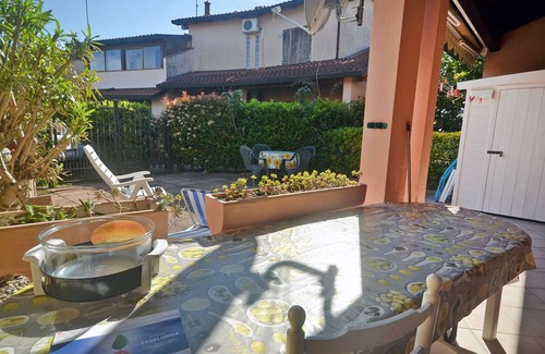 Lido delle Nazioni House | Ground floor cottage with garden