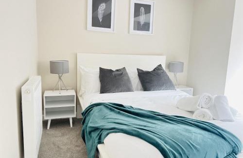 Newmarket Apartment | Ground Floor 1-Bed Flat in Newmarket - WiFi Sleeps 3 Guests