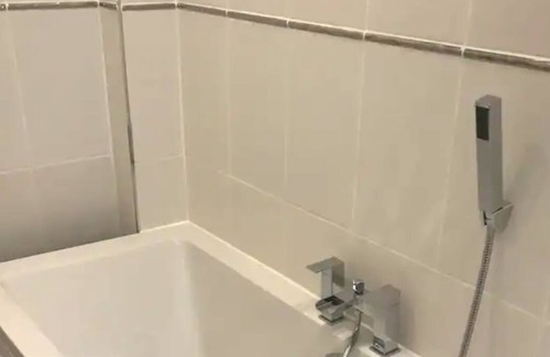 Clacton-on-Sea Apartment | Ground floor 2 Bedroom Apartment, Free Parking Space & access onto the garden