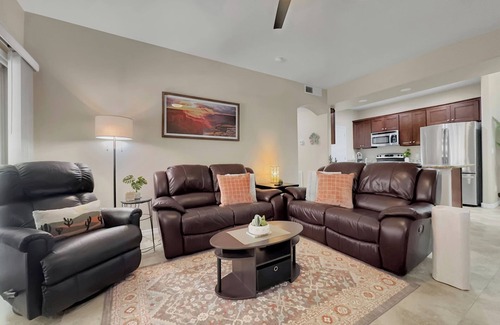 Parkwood Ranch Condo | Ground Floor 2 BDR with Garage! Heated Comm Pool!