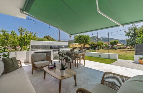Kalamaki Apartment | Ground floor 2 bedroomed apartment. 3 minute walk from Kalamaki beach.