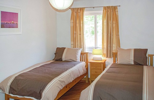 Dawlish Warren Apartment | Ground floor apartment with one double, one twin and one with bunks.