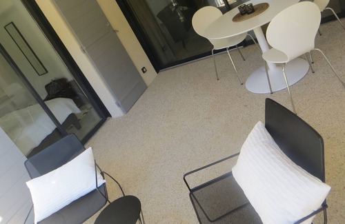 Malaucene Apartment | Ground floor apartment with direct access to garden, garden and swimming pool