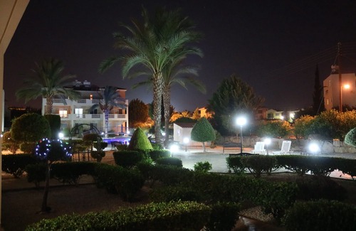 Universal Apartment | Ground Floor Apartment with Pool and Gardens close to Local Amenities and Beach