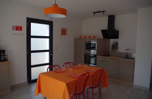 Guidel House | Ground floor apartment with terrace, spa and sauna